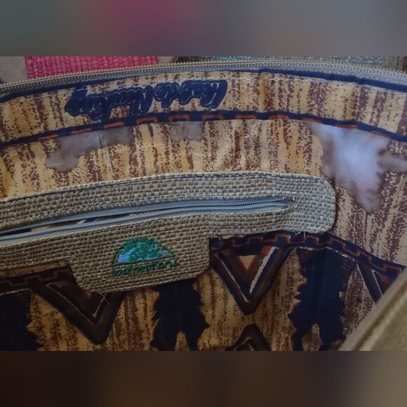 Handmade Cameroon Africa Straw Bag - Picture 6 of 9